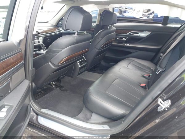 2017 BMW 740I — I8