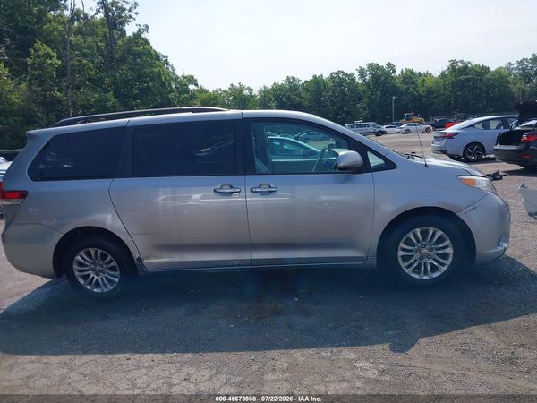 2012 TOYOTA SIENNA XLE V6 8 PASSENGER