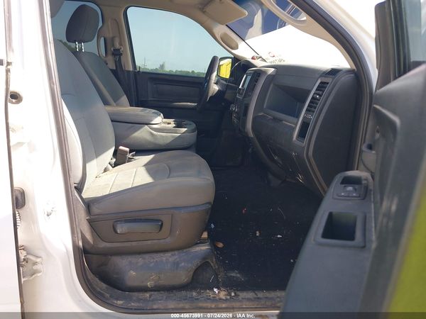 2018 RAM 1500 EXPRESS  4X4 6'4 BOX