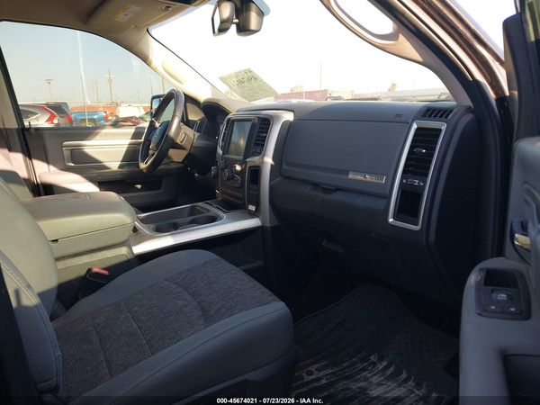 2016 RAM 1500 SLT