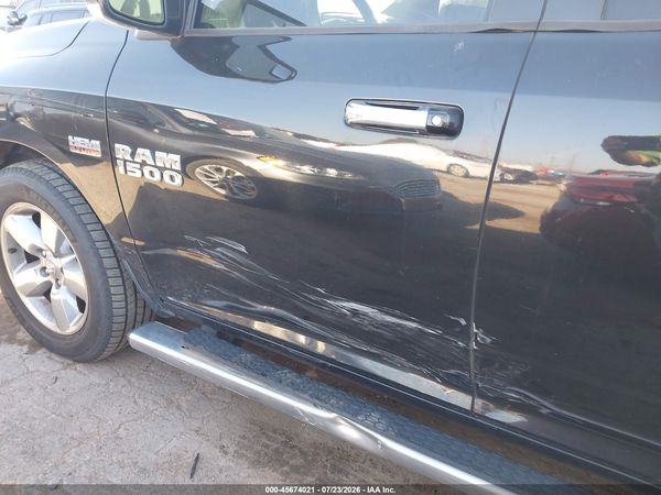 2016 RAM 1500 SLT
