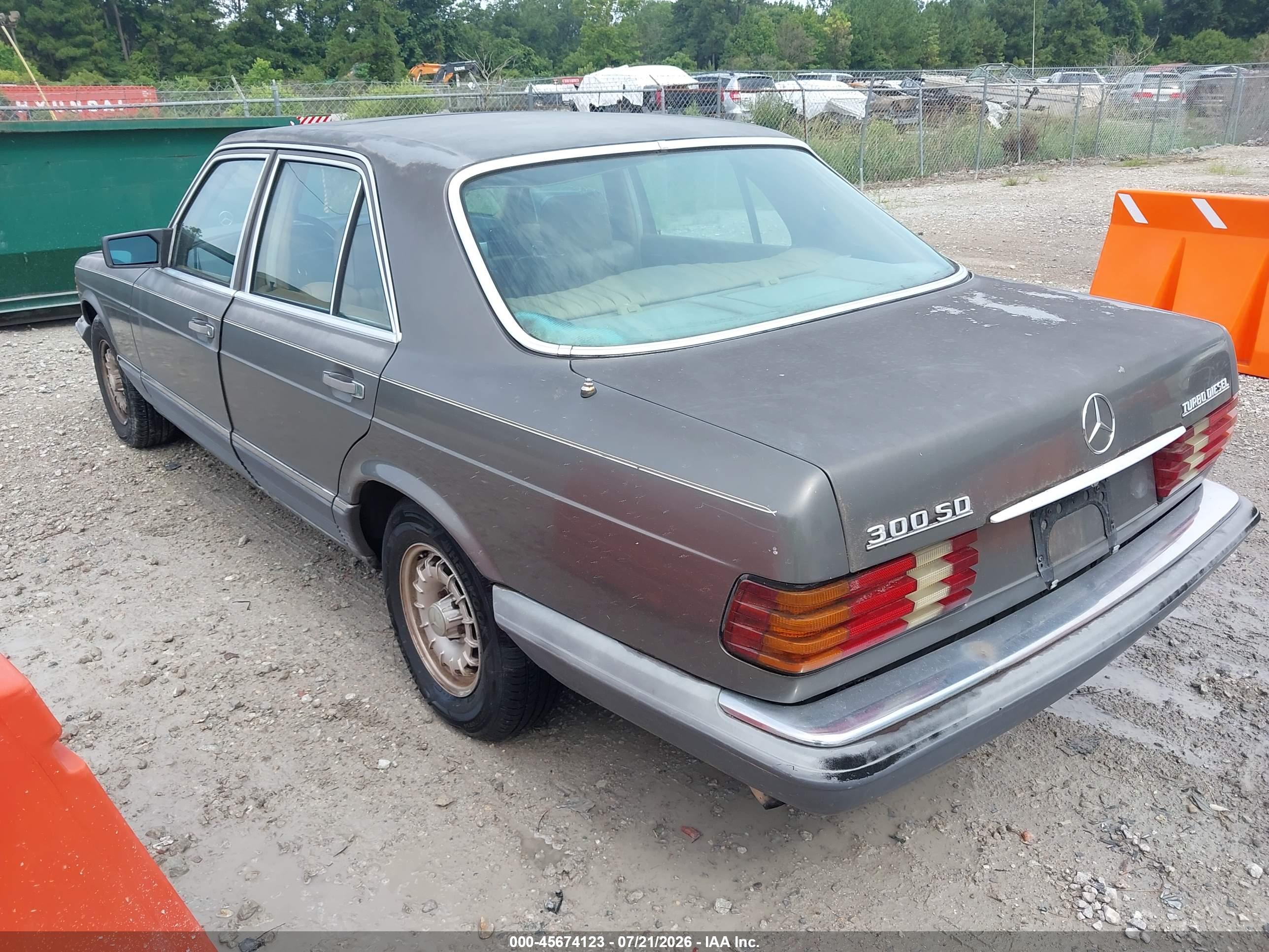 1984 MERCEDES-BENZ 300 300SD