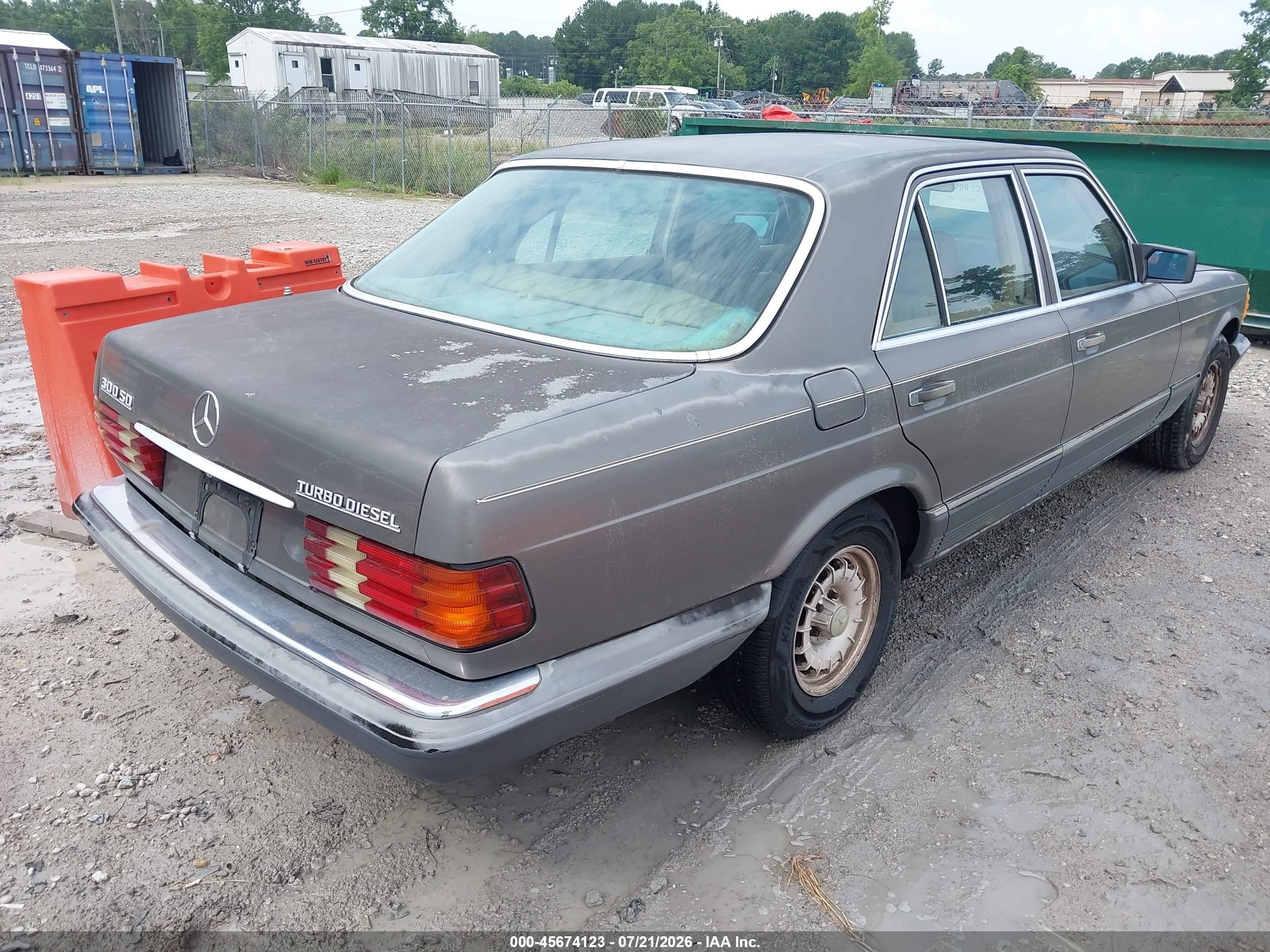 1984 MERCEDES-BENZ 300 300SD