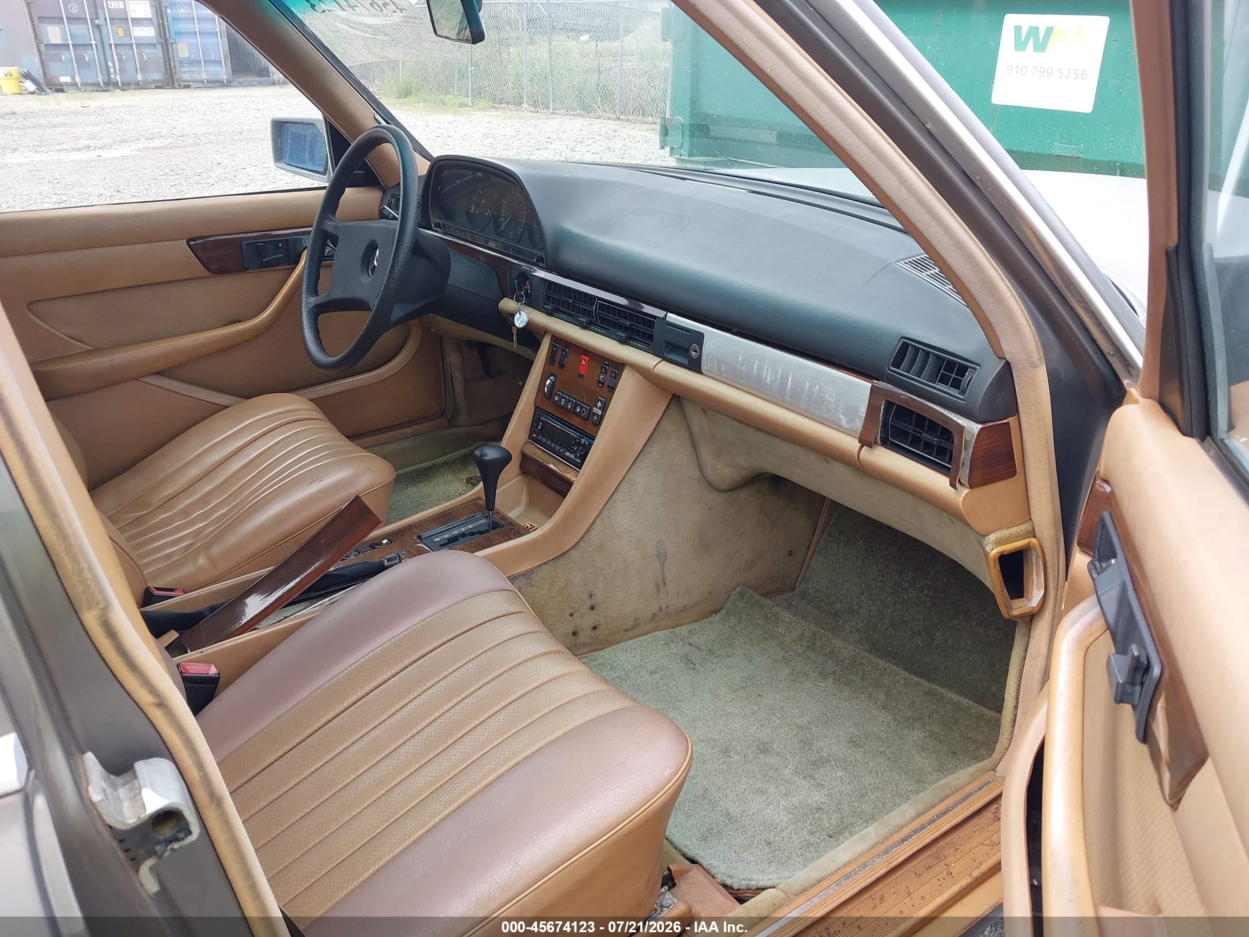 1984 MERCEDES-BENZ 300 300SD