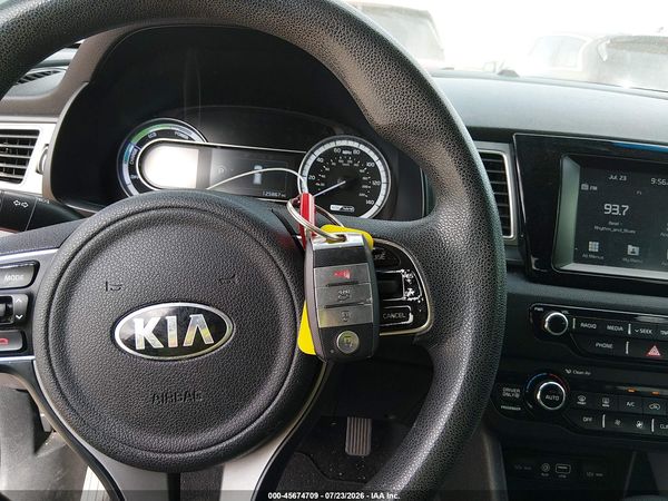2017 KIA NIRO LX