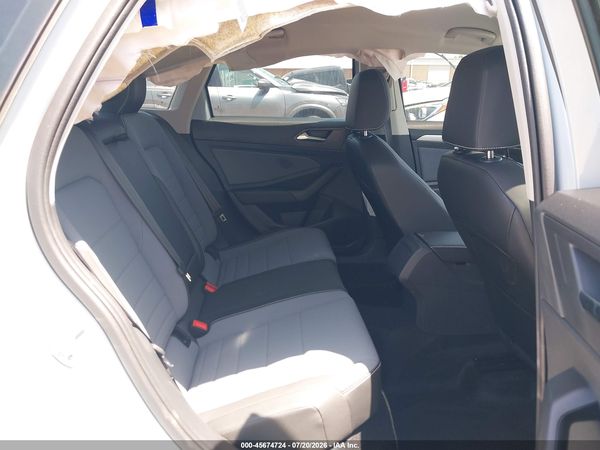 2025 VOLKSWAGEN JETTA 1.5T SE — I8