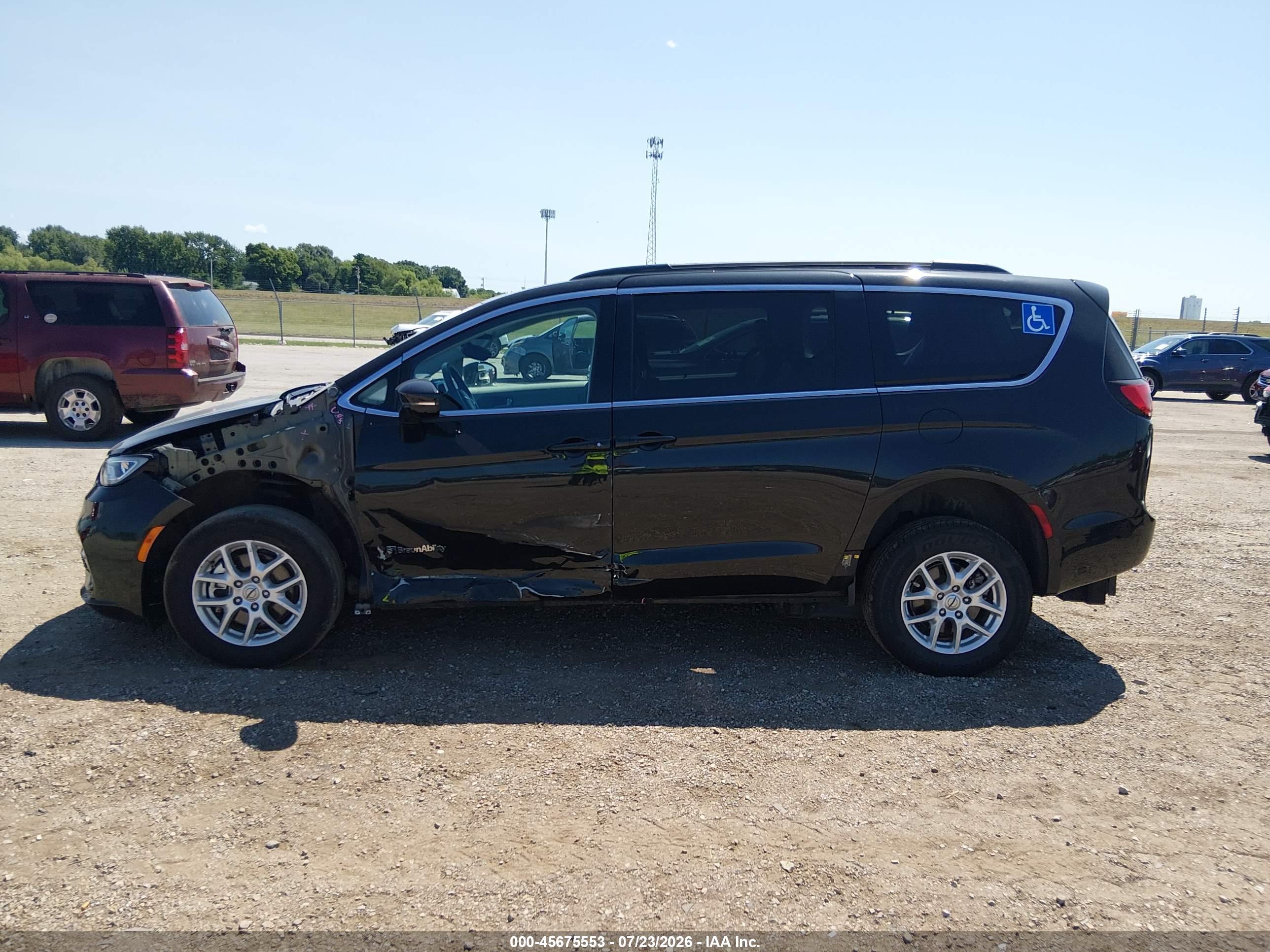 2022 CHRYSLER PACIFICA TOURING L