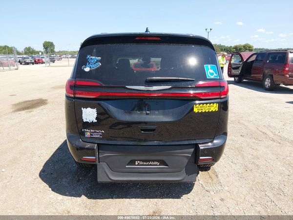 2022 CHRYSLER PACIFICA TOURING L