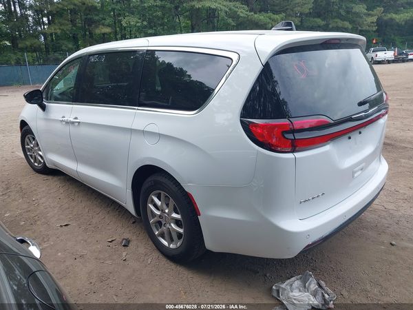 2024 CHRYSLER PACIFICA TOURING L — I3