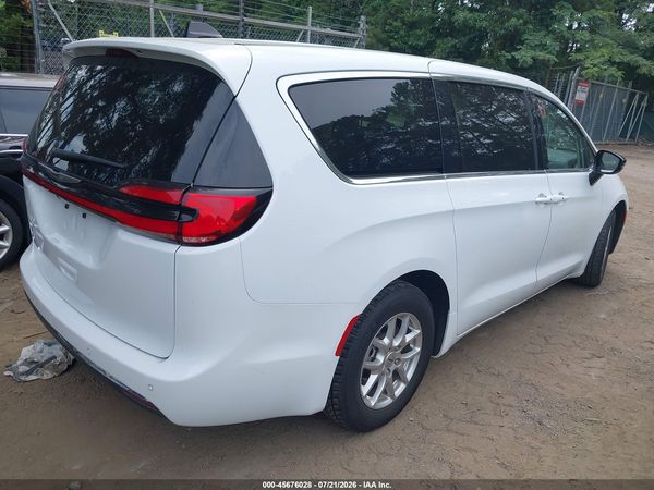 2024 CHRYSLER PACIFICA TOURING L — I4