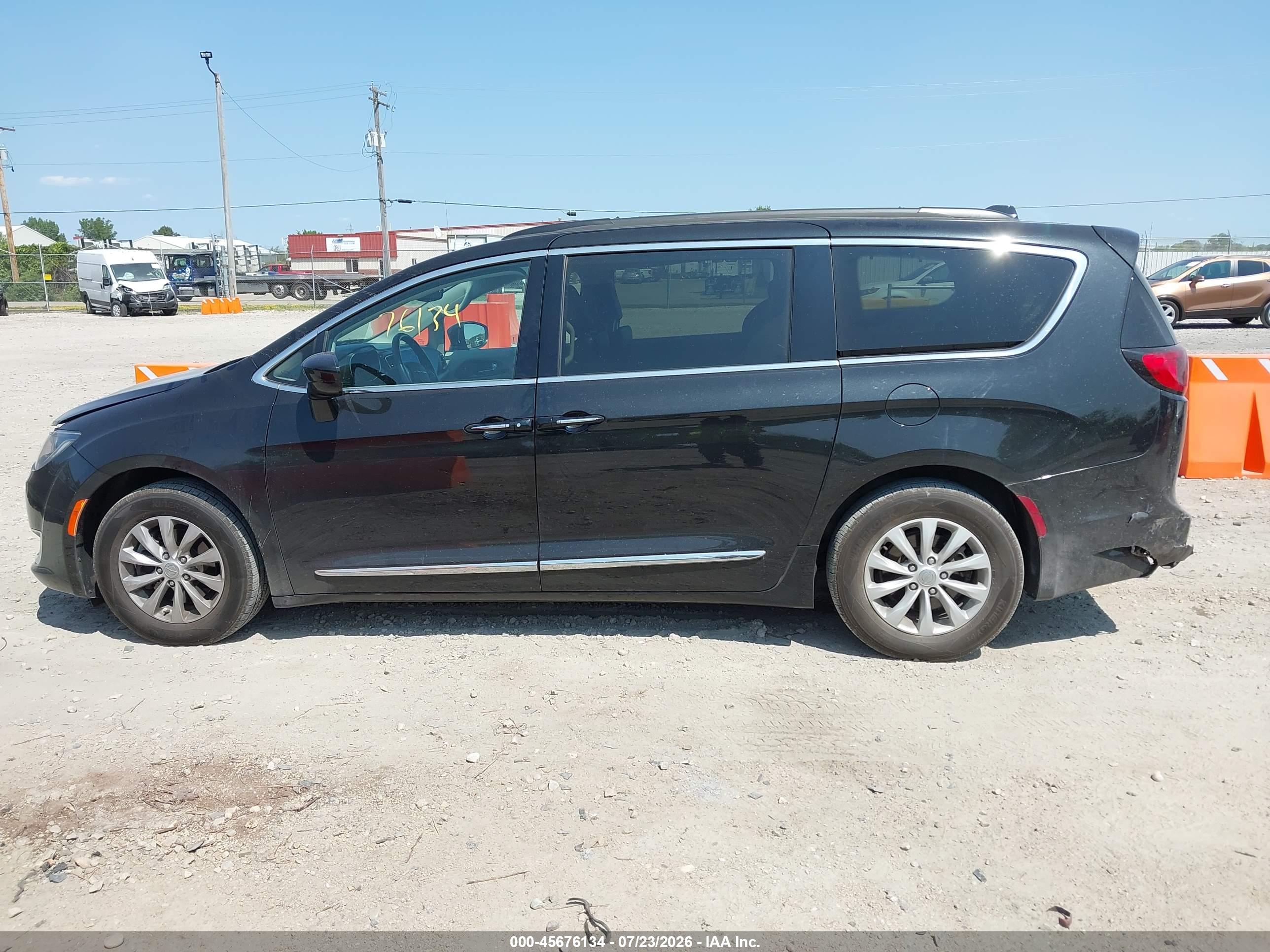 2017 CHRYSLER PACIFICA TOURING-L