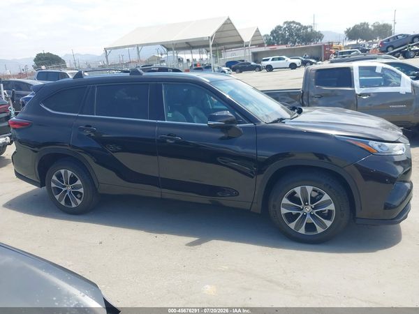 2020 TOYOTA HIGHLANDER XLE