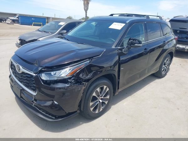 2020 TOYOTA HIGHLANDER XLE