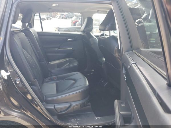2020 TOYOTA HIGHLANDER XLE