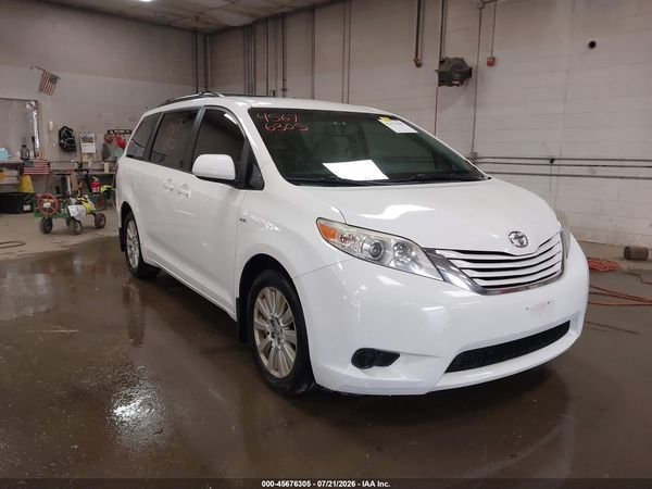2017 TOYOTA SIENNA LE 7 PASSENGER — I1