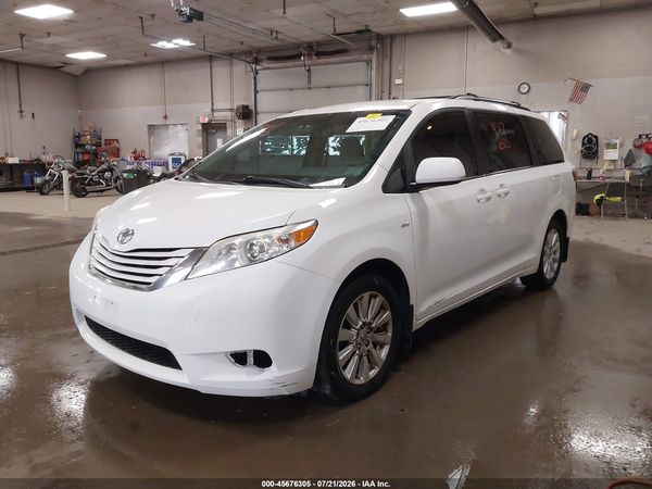 2017 TOYOTA SIENNA — I2