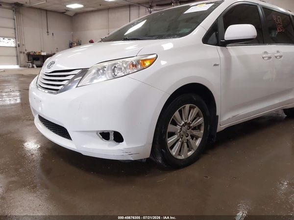 2017 TOYOTA SIENNA LE 7 PASSENGER — I6