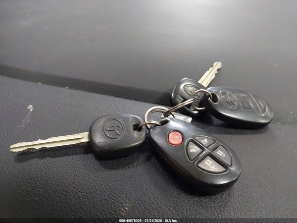 2017 TOYOTA SIENNA LE 7 PASSENGER — I11