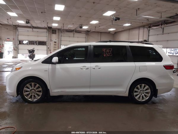 2017 TOYOTA SIENNA LE 7 PASSENGER — I117