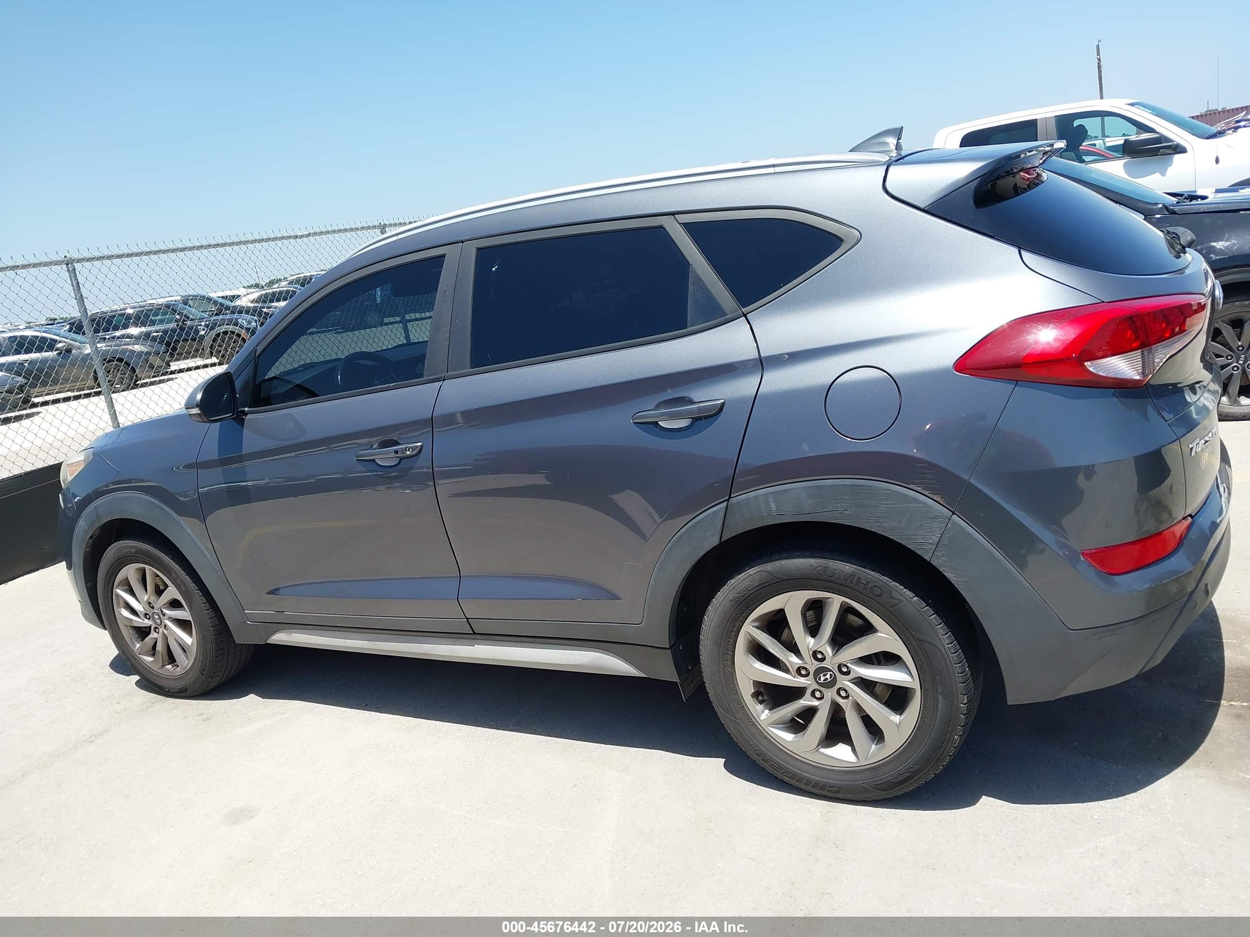 2017 HYUNDAI TUCSON SE PLUS