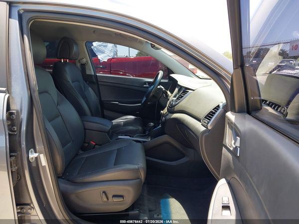 2017 HYUNDAI TUCSON SE PLUS