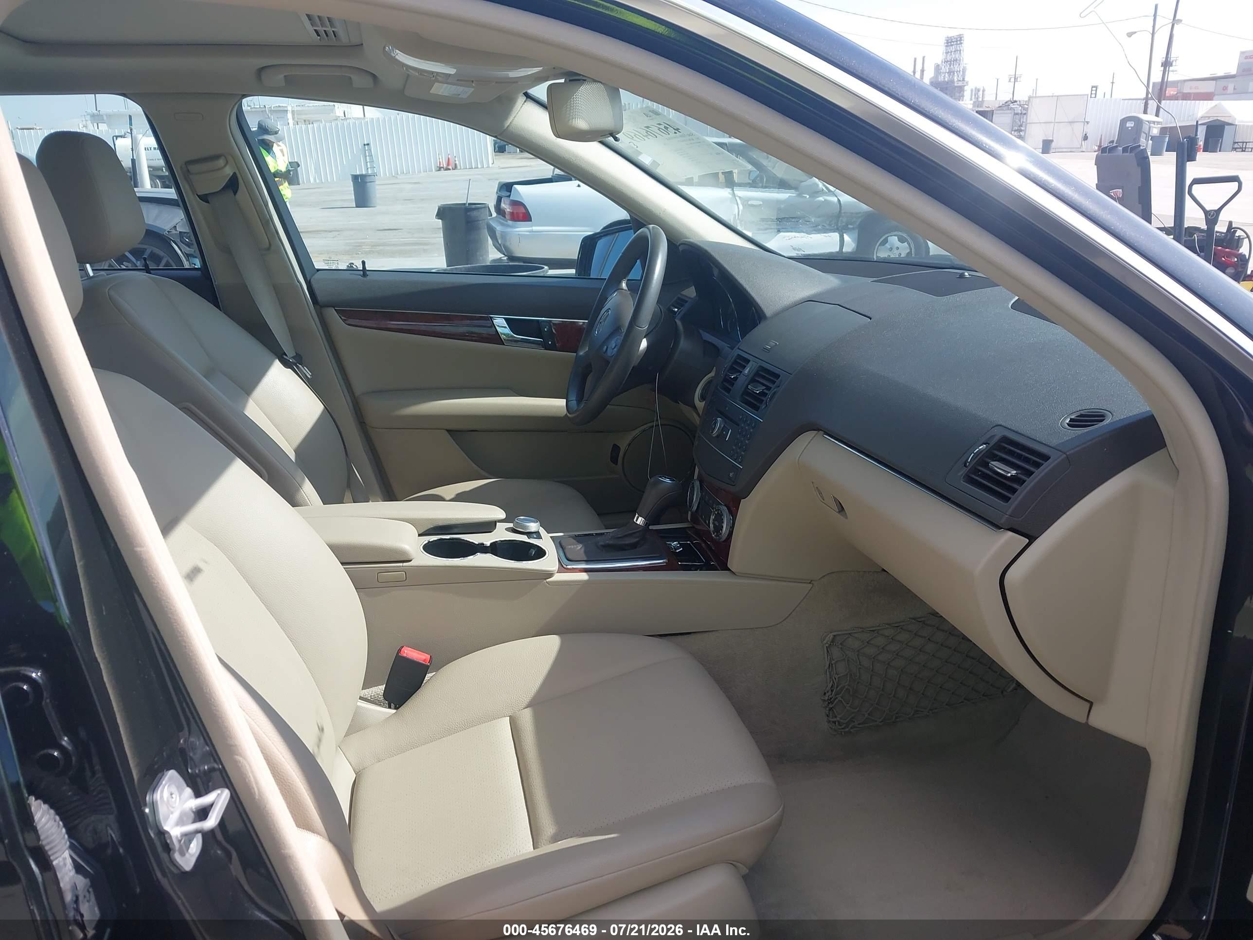 2011 MERCEDES-BENZ C 300 C300