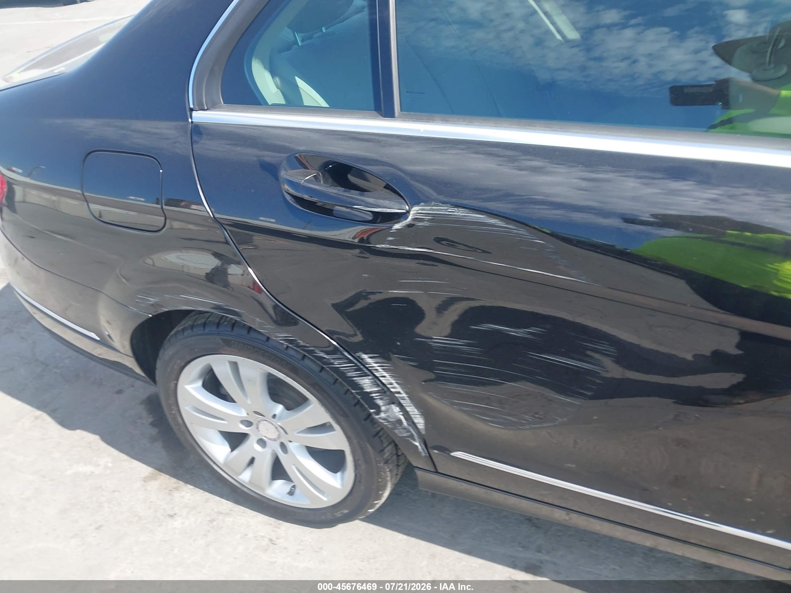2011 MERCEDES-BENZ C 300 C300
