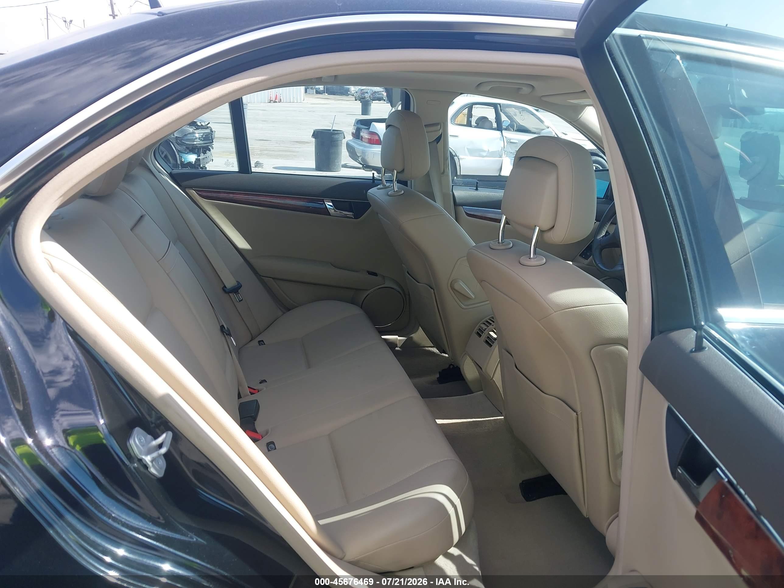 2011 MERCEDES-BENZ C 300 C300