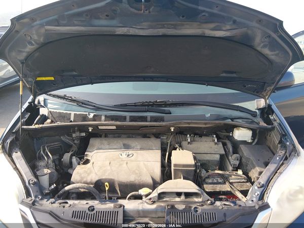 2012 TOYOTA SIENNA LE V6 8 PASSENGER