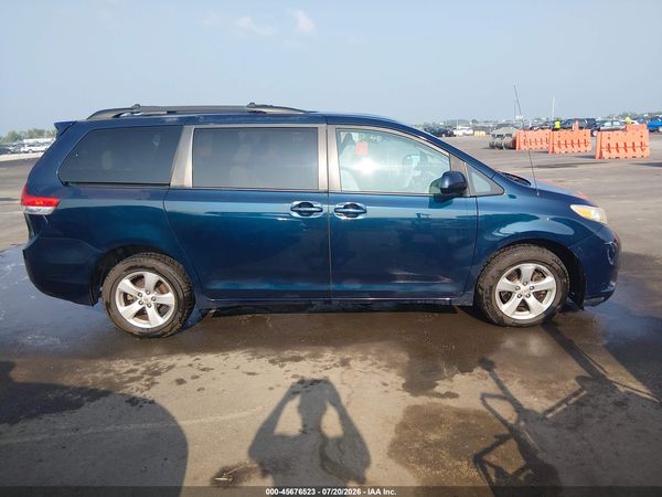 2012 TOYOTA SIENNA LE V6 8 PASSENGER