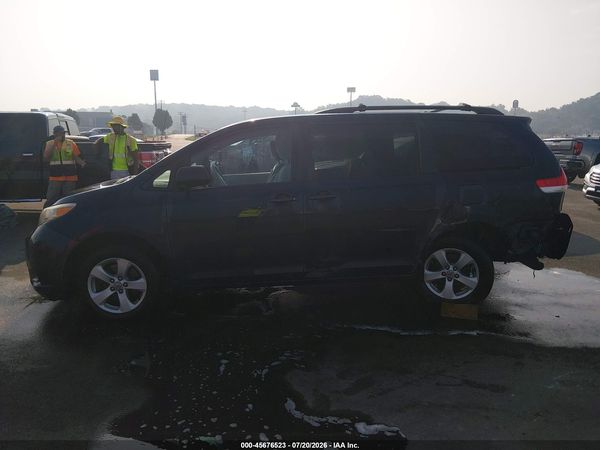 2012 TOYOTA SIENNA LE V6 8 PASSENGER