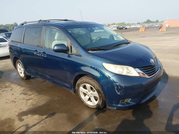 2012 TOYOTA SIENNA LE V6 8 PASSENGER