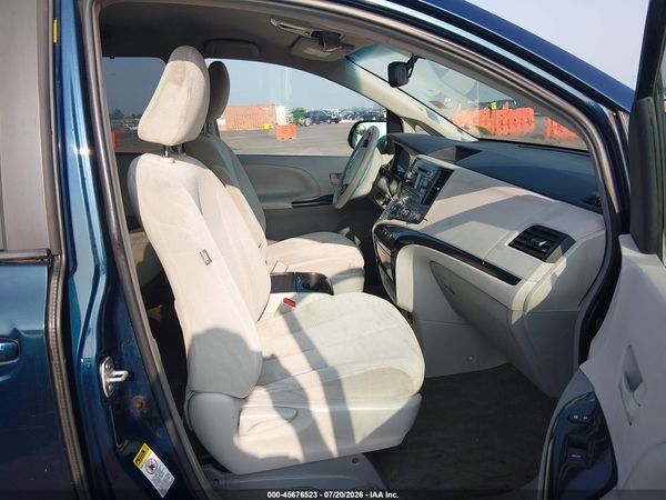 2012 TOYOTA SIENNA LE V6 8 PASSENGER