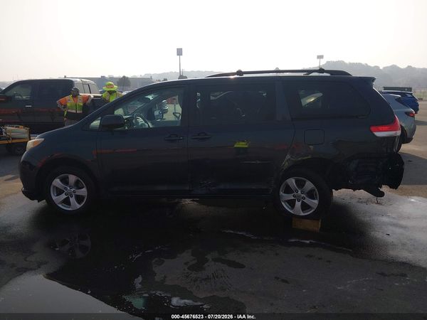 2012 TOYOTA SIENNA LE V6 8 PASSENGER