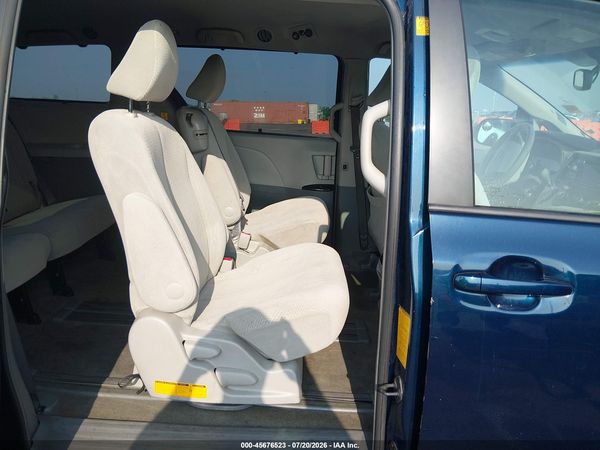 2012 TOYOTA SIENNA LE V6 8 PASSENGER