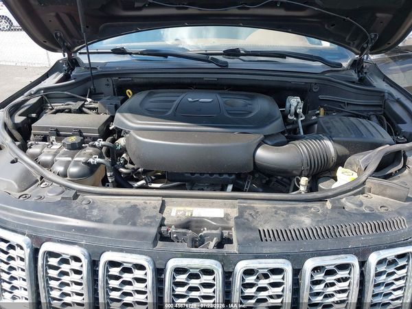 2017 JEEP GRAND CHEROKEE SUMMIT
