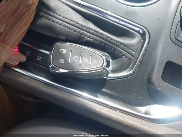 2021 CHEVROLET TRAVERSE AWD LT LEATHER — I11