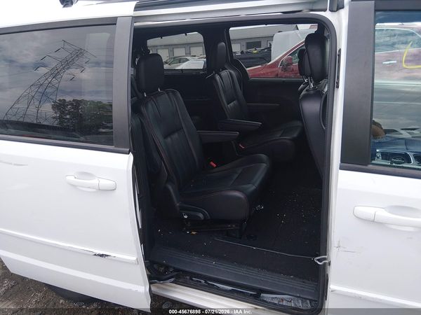 2017 DODGE GRAND CARAVAN GT — I8