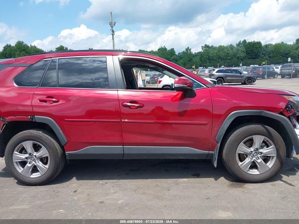 2025 TOYOTA RAV4 XLE