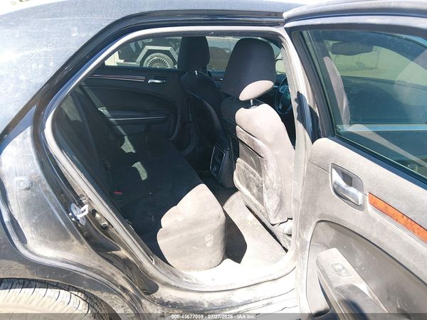 2012 CHRYSLER 300 Base/Limited — I8