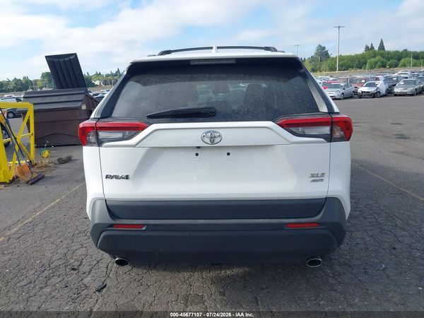 2019 TOYOTA RAV4 XLE