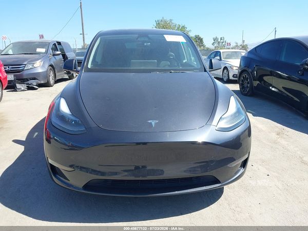 2025 TESLA MODEL Y