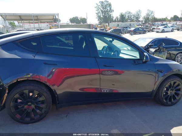 2025 TESLA MODEL Y