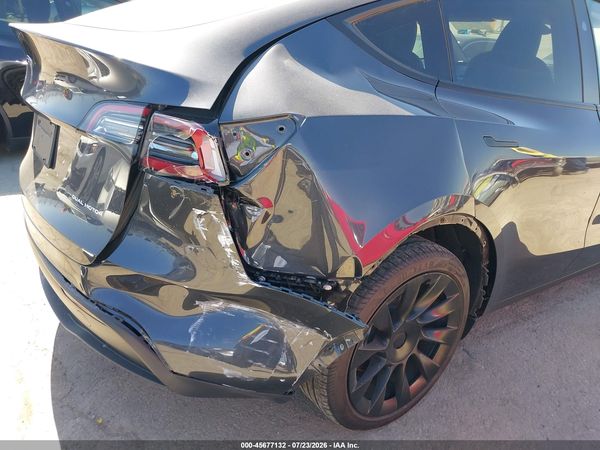 2025 TESLA MODEL Y