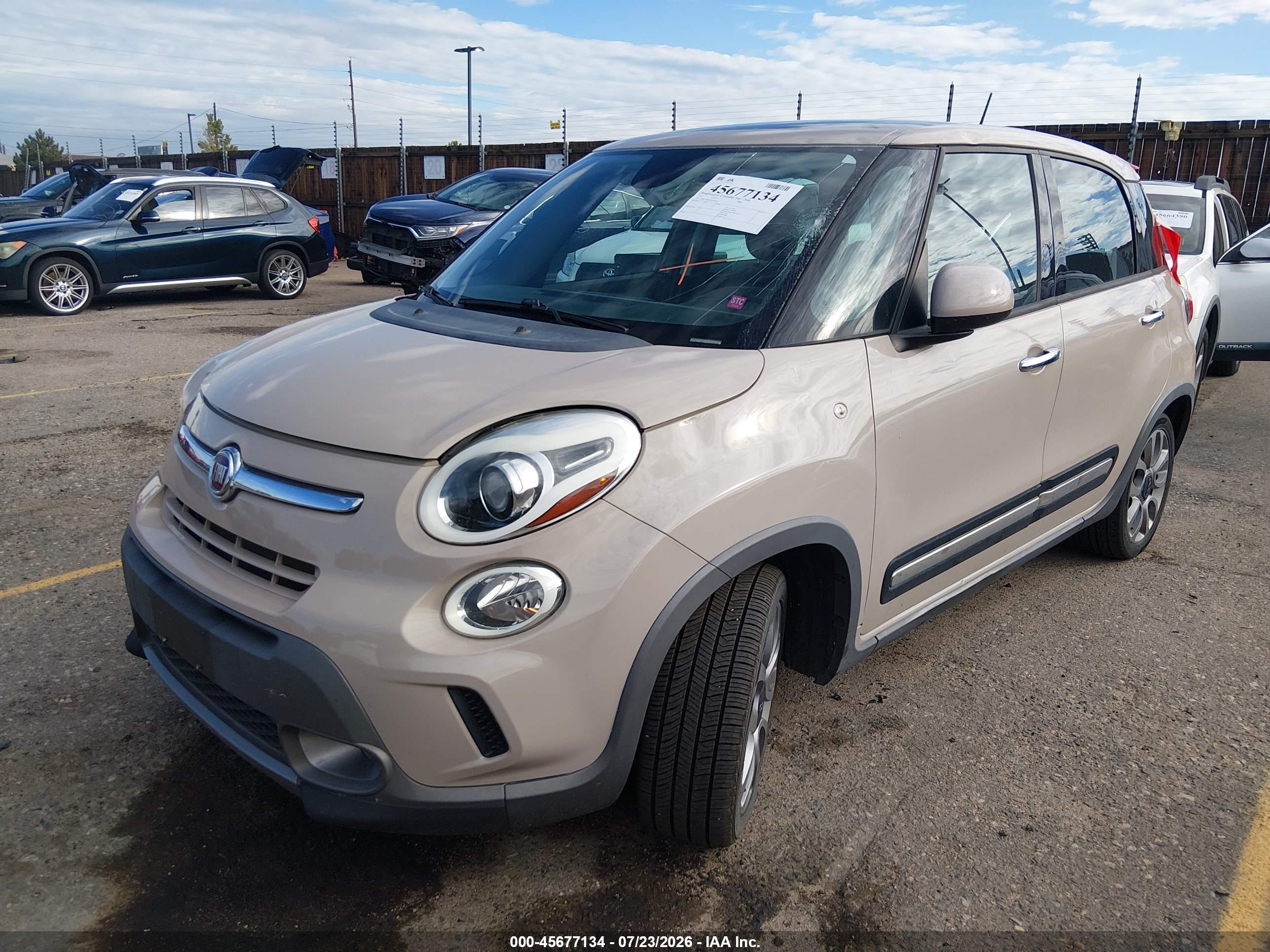 2015 FIAT 500L TREKKING — I2
