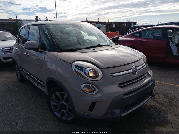 2015 FIAT 500L TREKKING — I1