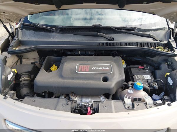 2015 FIAT 500L TREKKING — I10