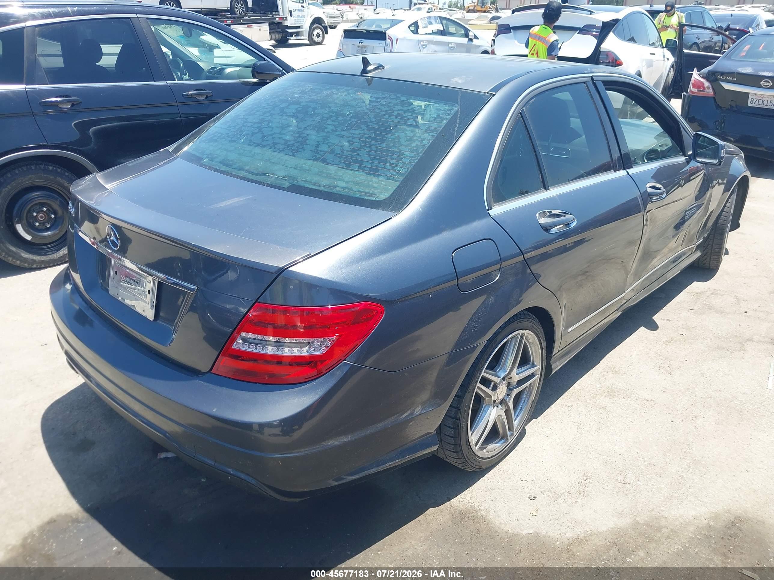 2013 MERCEDES-BENZ C 250 SPORT