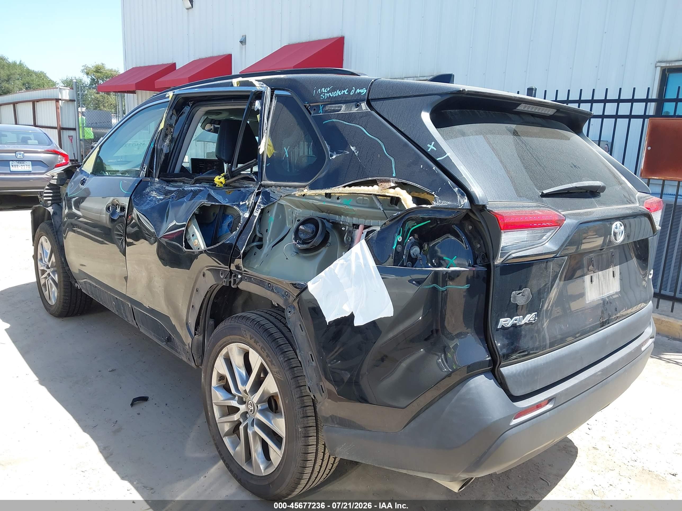 2023 TOYOTA RAV4 XLE PREMIUM