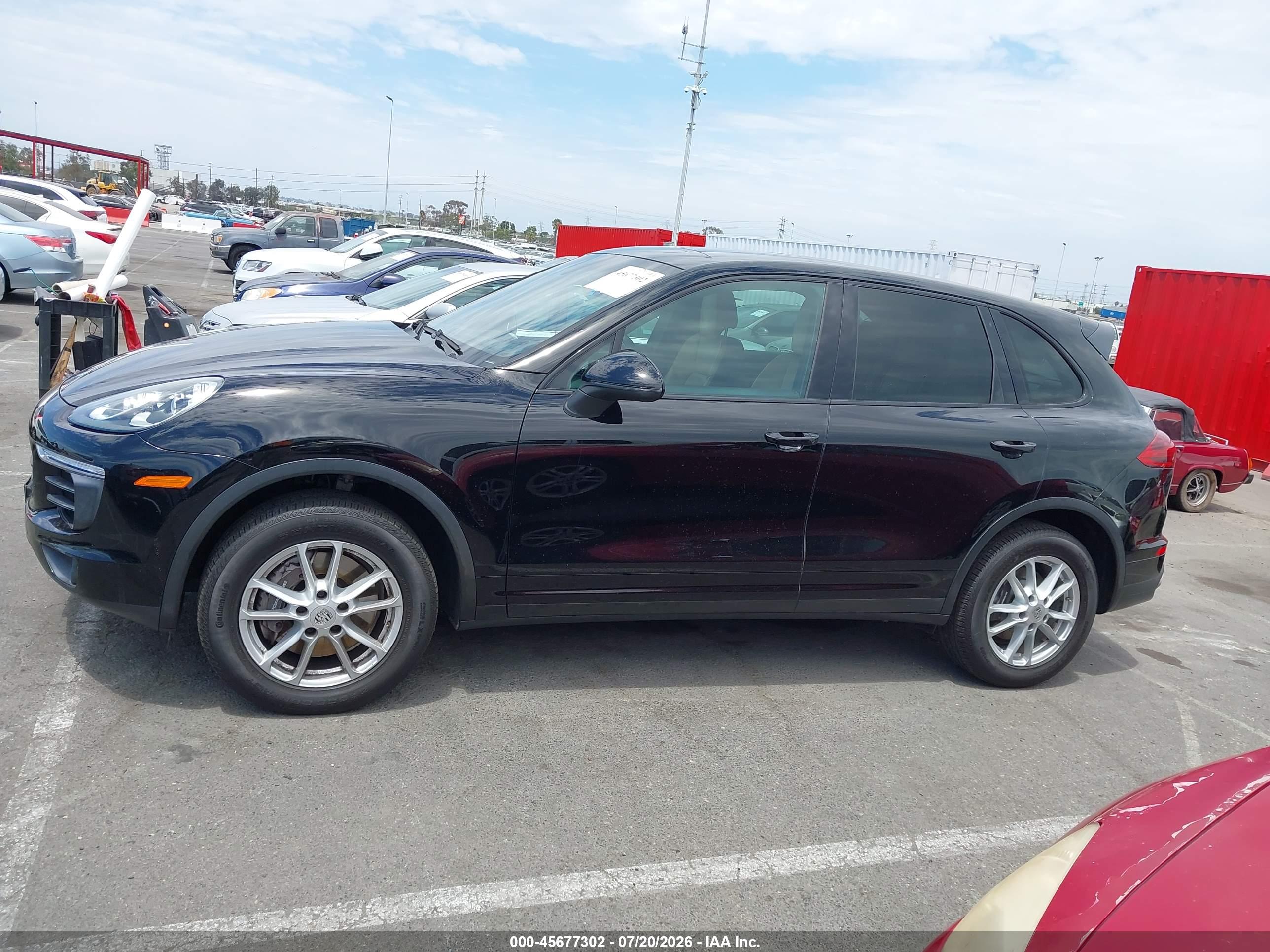 2017 PORSCHE CAYENNE
